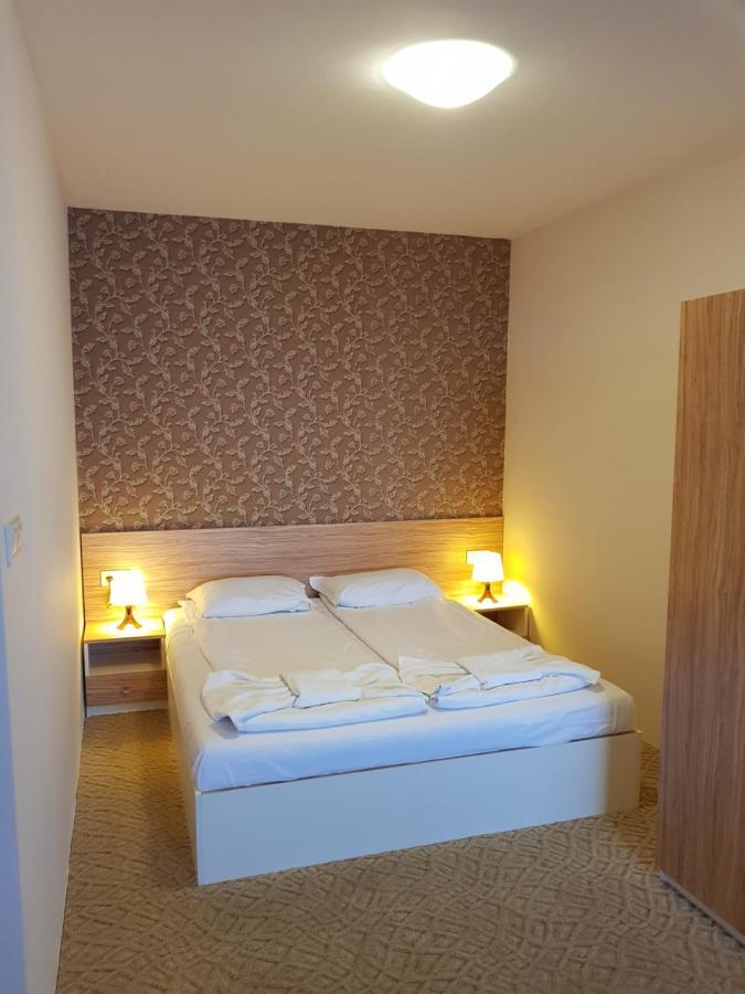 Hotel Mida Обзор Экстерьер фото